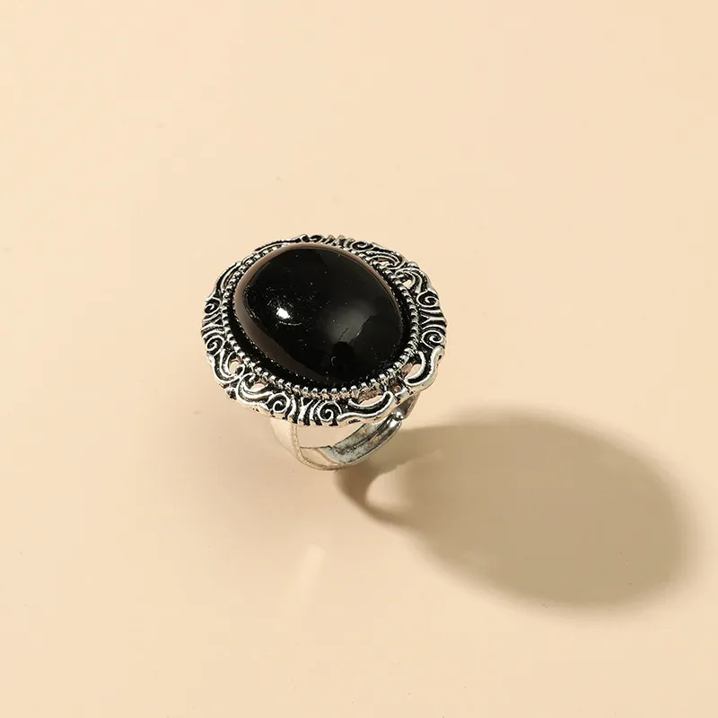 Elegant Vintage Black Stone Ring